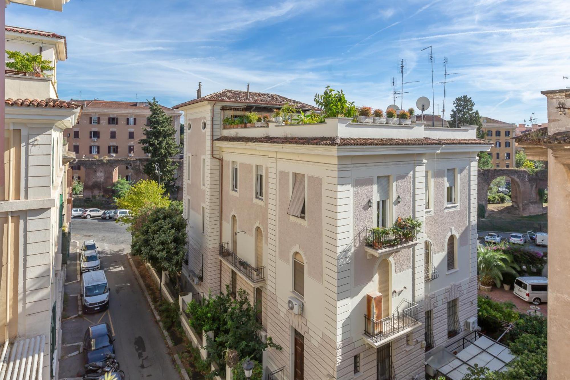 Aqua Claudia And Anio Novus Apartments Rome Bagian luar foto